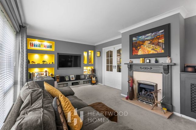 4 bed property, in Tippendell Lane, £800,000