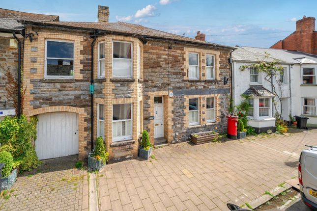 4 bed property, in Brook Street, £625,000