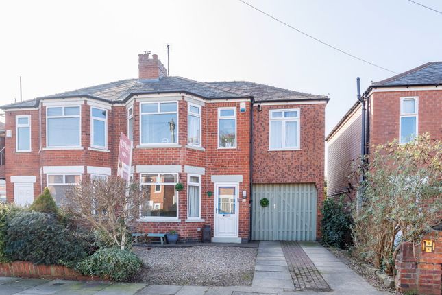 4 bed property, in Lilac Avenue, £400,000