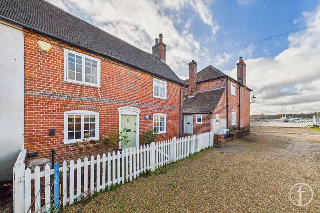 2 bed property, in Swanwick Shore Road, £240,000