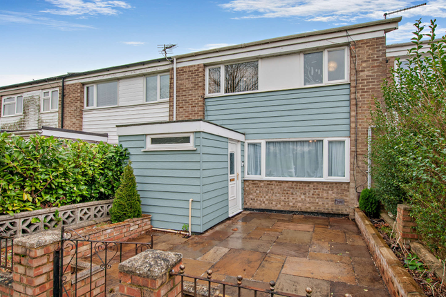 3 bed property, in Maine Close, £180,000