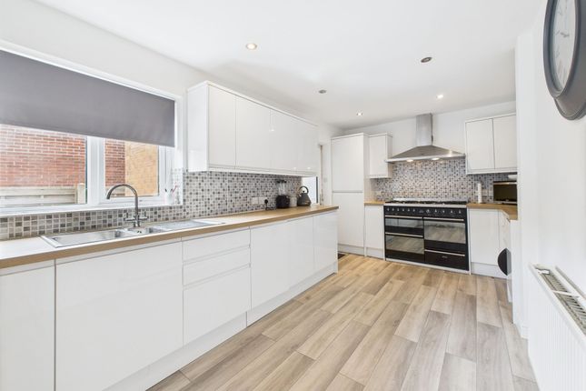 3 bed property, in Meeks Road, £350,000