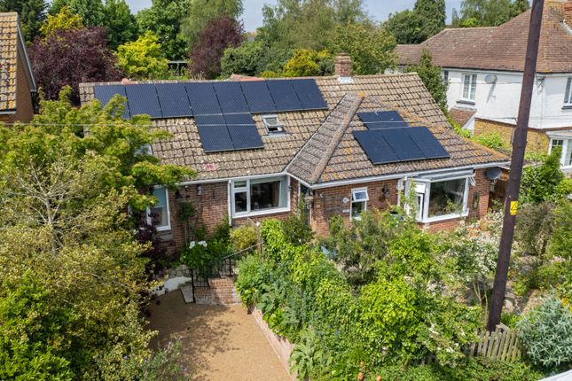4 bed property, in Chequer Lane, £550,000