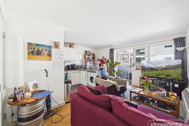 2 bed property, in Tithebarn Street, £130,000