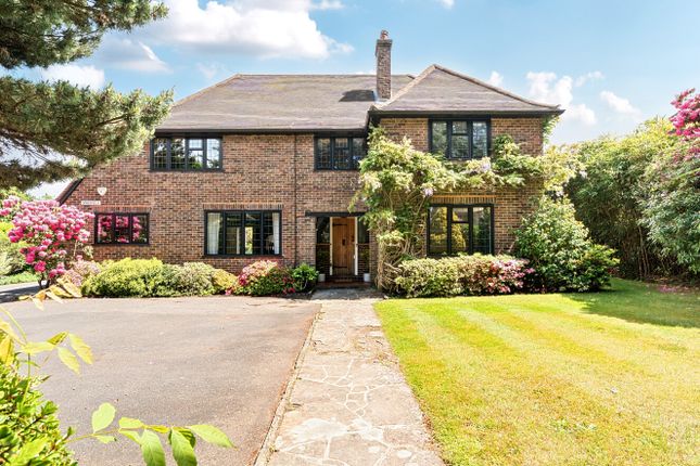 4 bed property, in Hook Heath, £1,425,000