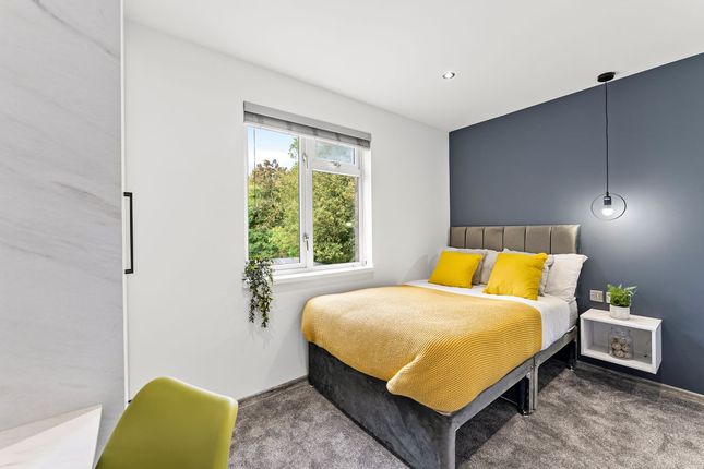 6 bed property, in 59 Pittneys, £425,000