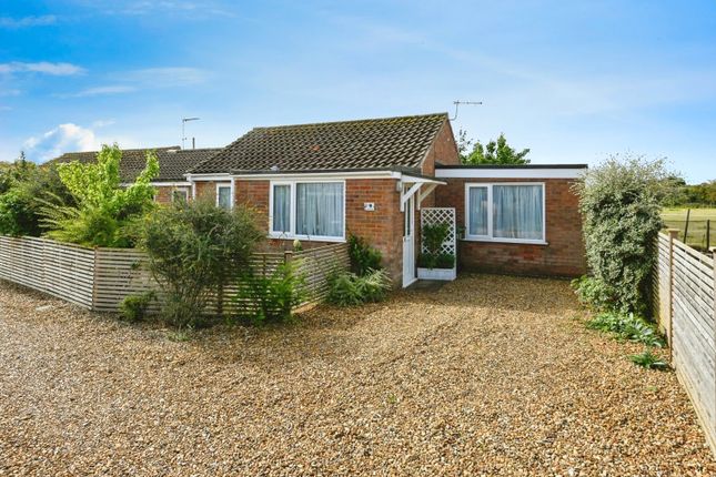 2 bed property, in The Cedars, £150,000