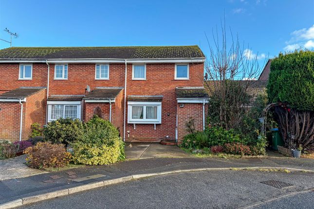 3 bed property, in Douglas Close, £275,000