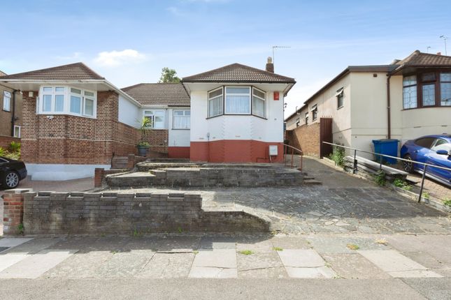 3 bed property, in Dovedale Avenue, £500,000