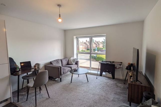 1 bed property, in York Road, £75,000