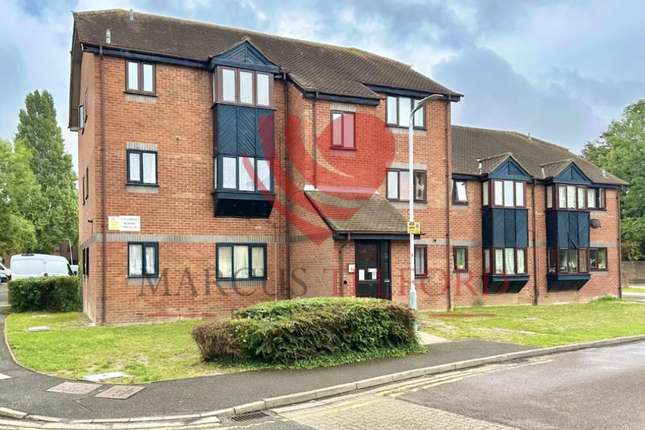 1 bed property, in Willenhall Drive, £155,000