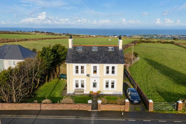5 bed property, in Croesgoch, £475,000