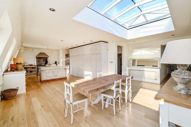 3 bed property, in Queen's Gate, £3,950,000