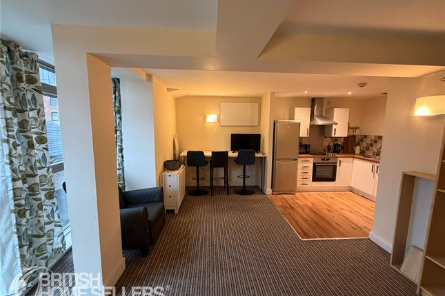 2 bed property, in Rockingham Street, £120,000