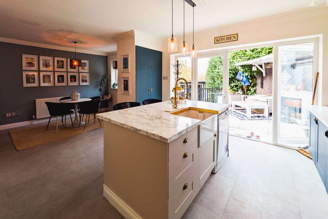 3 bed property, in Eden Road, £460,000