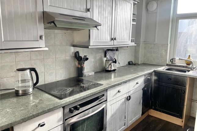 1 bed property, in Harden Road, £115,000