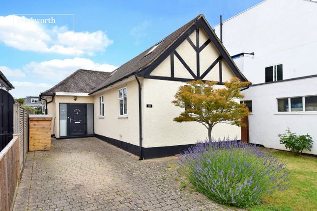 3 bed property, in Oaks Avenue, £725,000