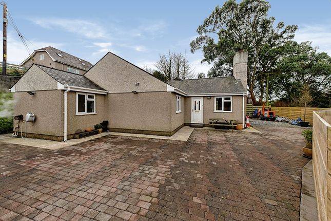 3 bed property, in Sarn Mellteyrn, £300,000