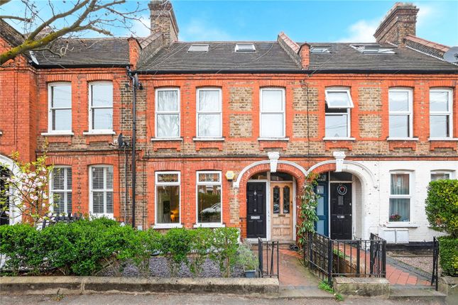 1 bed property, in Diana Road, £400,000