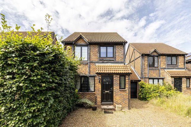 3 bed property, in Kings Chase, £685,000