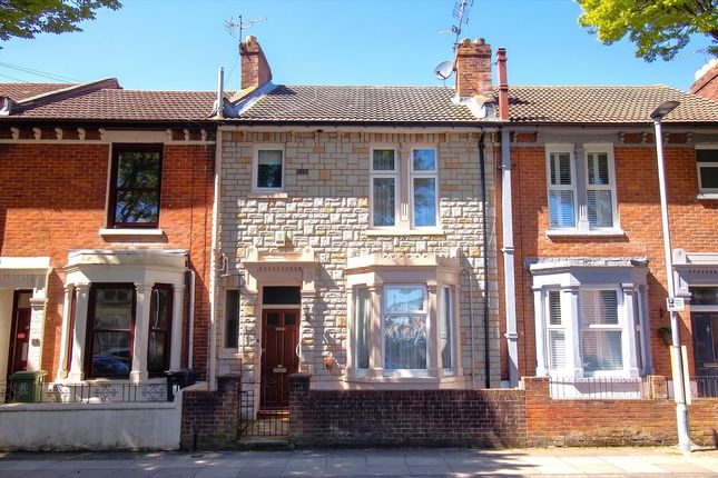 3 bed property, in Frensham Road, £280,000