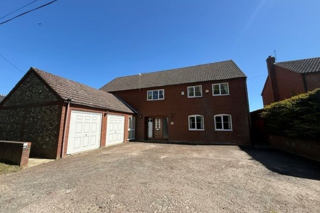 5 bed property, in Autumn Leaves, £450,000