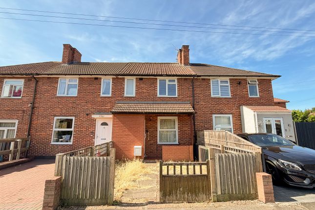 2 bed property, in St Albans Grove, £345,000