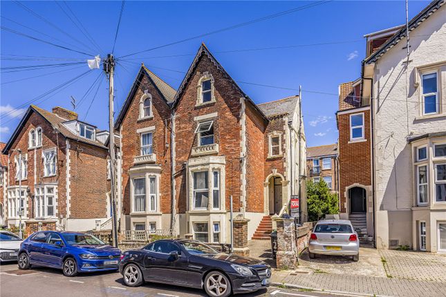 1 bed property, in Flat 4, £155,000