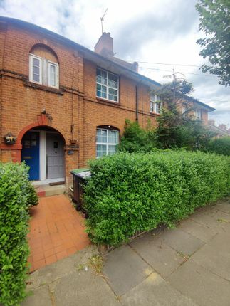 2 bed property, in Risley Avenue, £485,000
