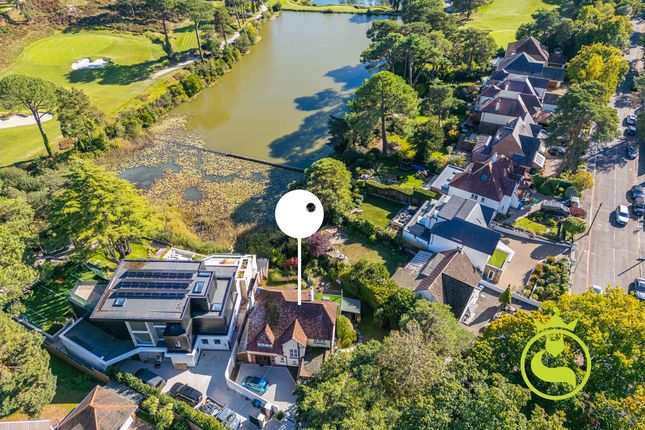4 bed property, in STUNNING VIEWS OF GOLFING LAKE - Compton Avenue, £1,500,000