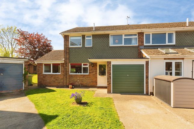 3 bed property, in Hunters Point, £450,000