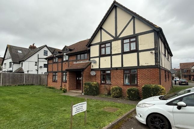 1 bed property, in 1 Regents Close, £160,000