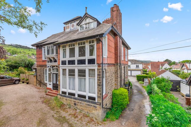 1 bed property, in Manley Road, £250,000