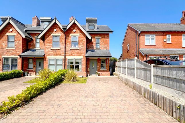 4 bed property, in Woodford Road, £770,000