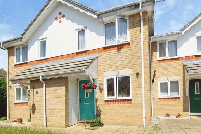 2 bed property, in Sandpiper Drive, £324,950