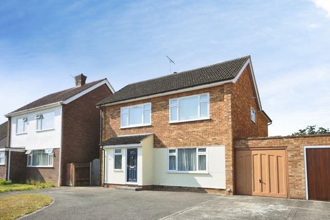 4 bed property, in Longmead Avenue, £600,000