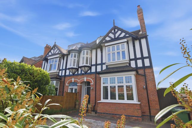 6 bed property, in Emscote Road, £700,000