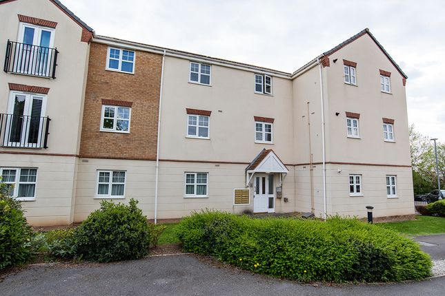 2 bed property, in Redwood Close, £110,000