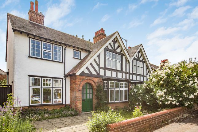 4 bed property, in Portland Road, £1,275,000