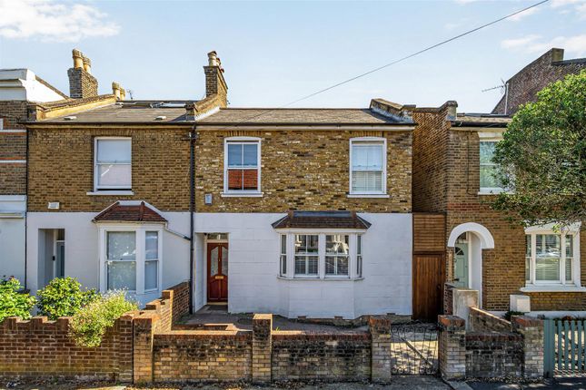 2 bed property, in Chaucer Road, £875,000
