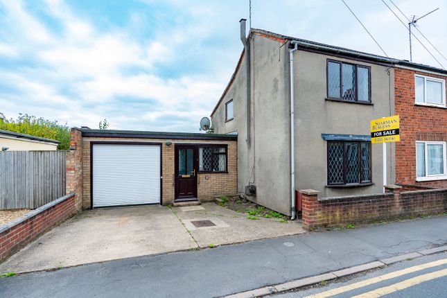 2 bed property, in Hospital Lane, £119,950