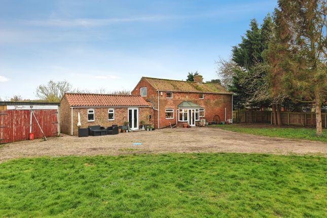4 bed property, in Low Lane, £425,000