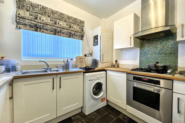 2 bed property, in Coniston Avenue, £75,000