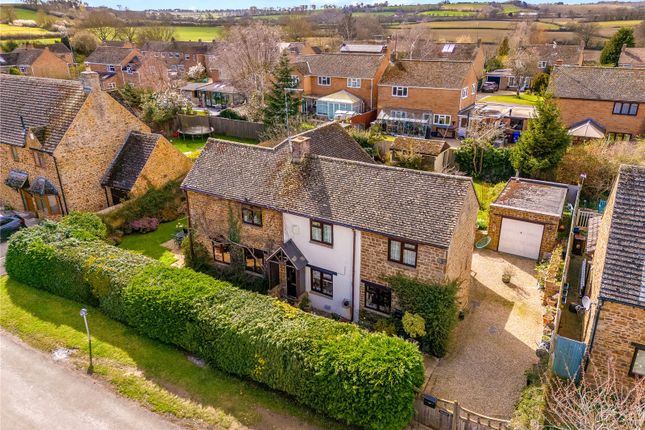 4 bed property, in The Green, £600,000
