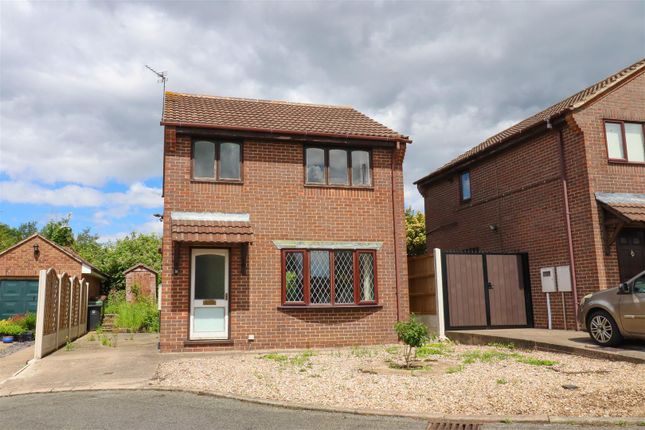 3 bed property, in Helmsley Drive, £200,000