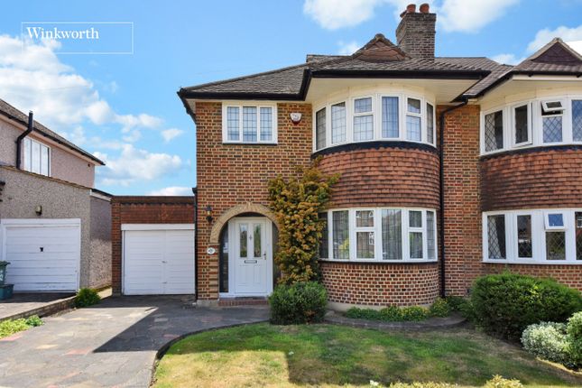 3 bed property, in Tabor Gardens, £775,000
