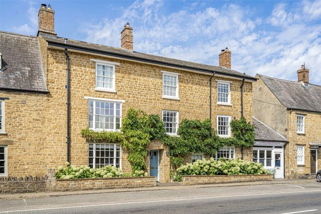 7 bed property, in High Street, £1,900,000