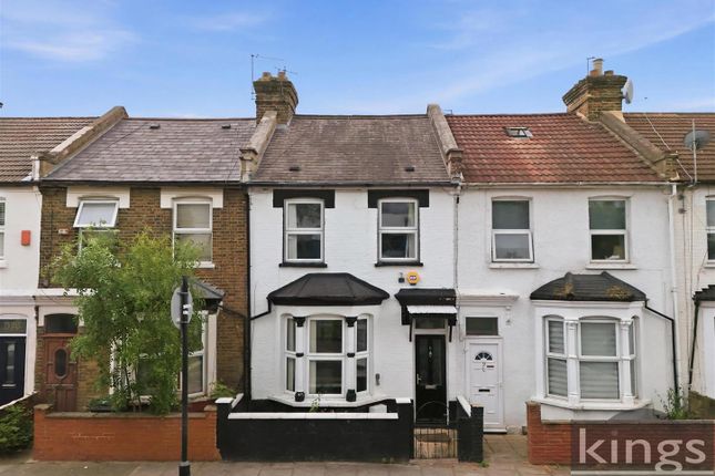 2 bed property, in Trulock Road, £475,000