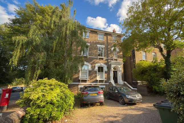 3 bed property, in 30A Kidbrooke Park Road, £180,000