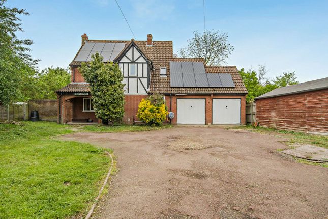3 bed property, in Diss Road, £390,000